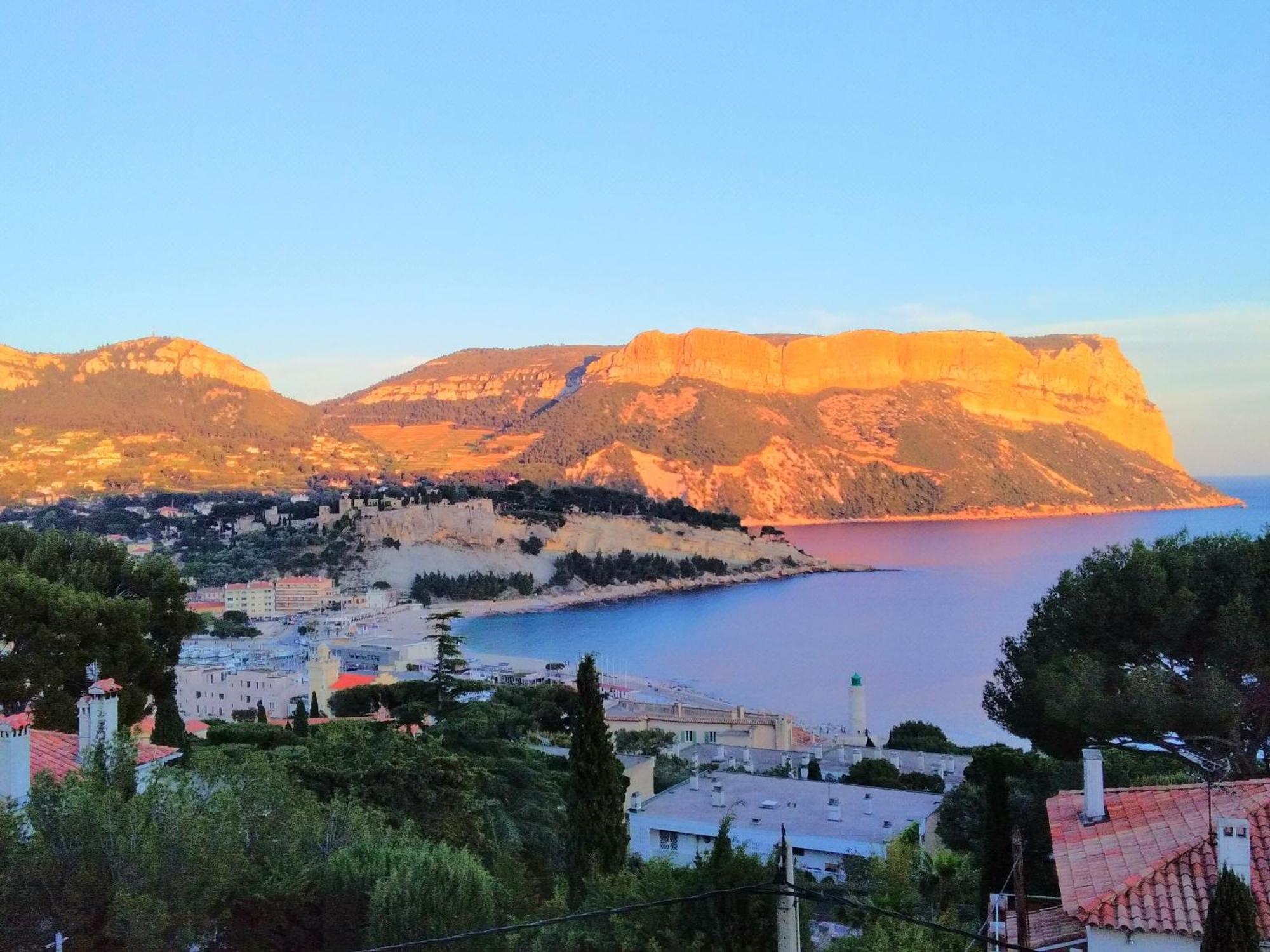 Camping Aux Portes De Cassis Roquefort-la-Bédoule Buitenkant foto