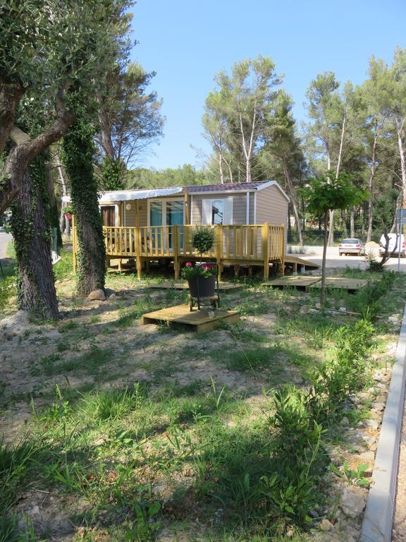 Camping Aux Portes De Cassis Roquefort-la-Bédoule Buitenkant foto