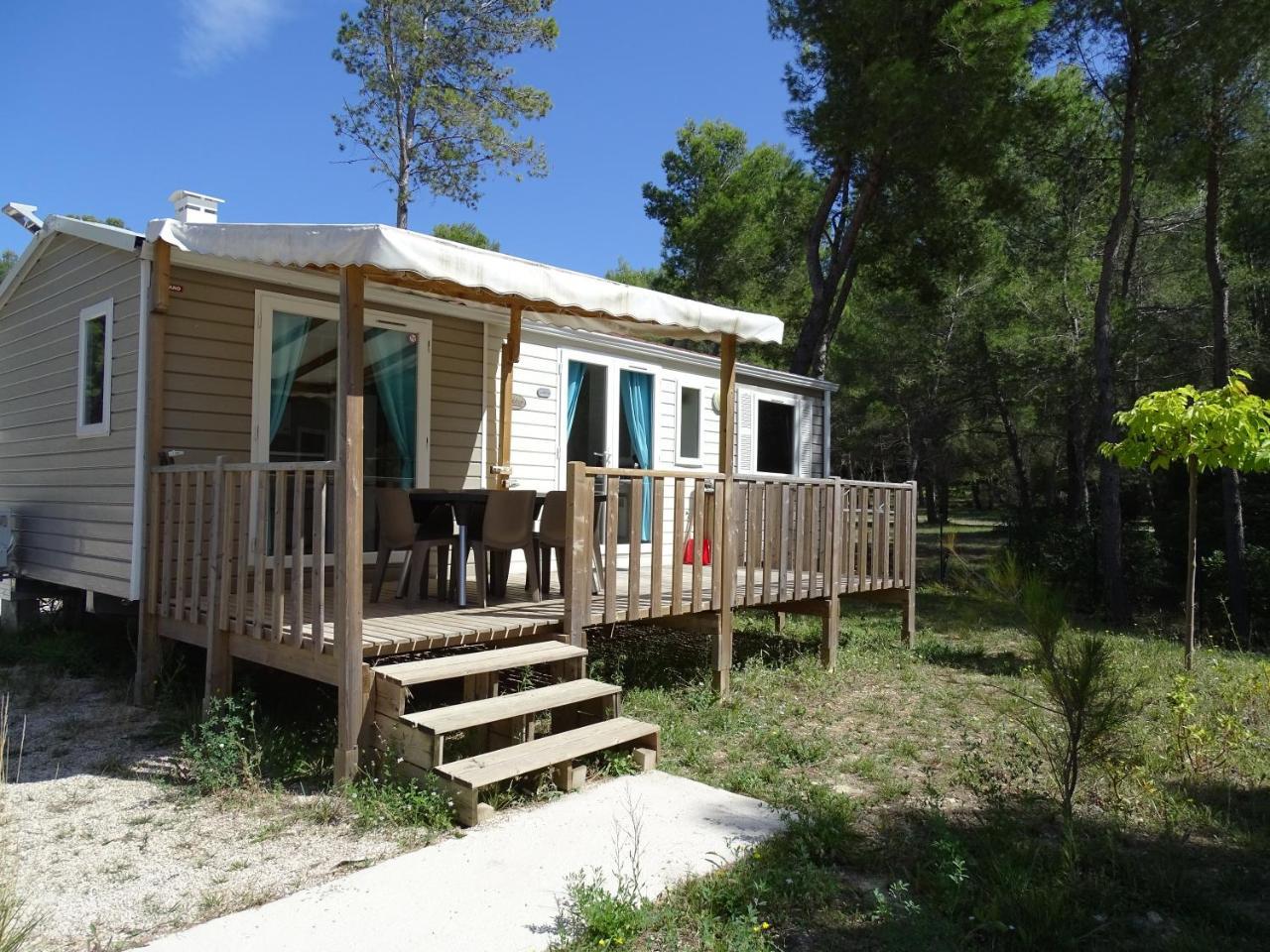 Camping Aux Portes De Cassis Roquefort-la-Bédoule Buitenkant foto
