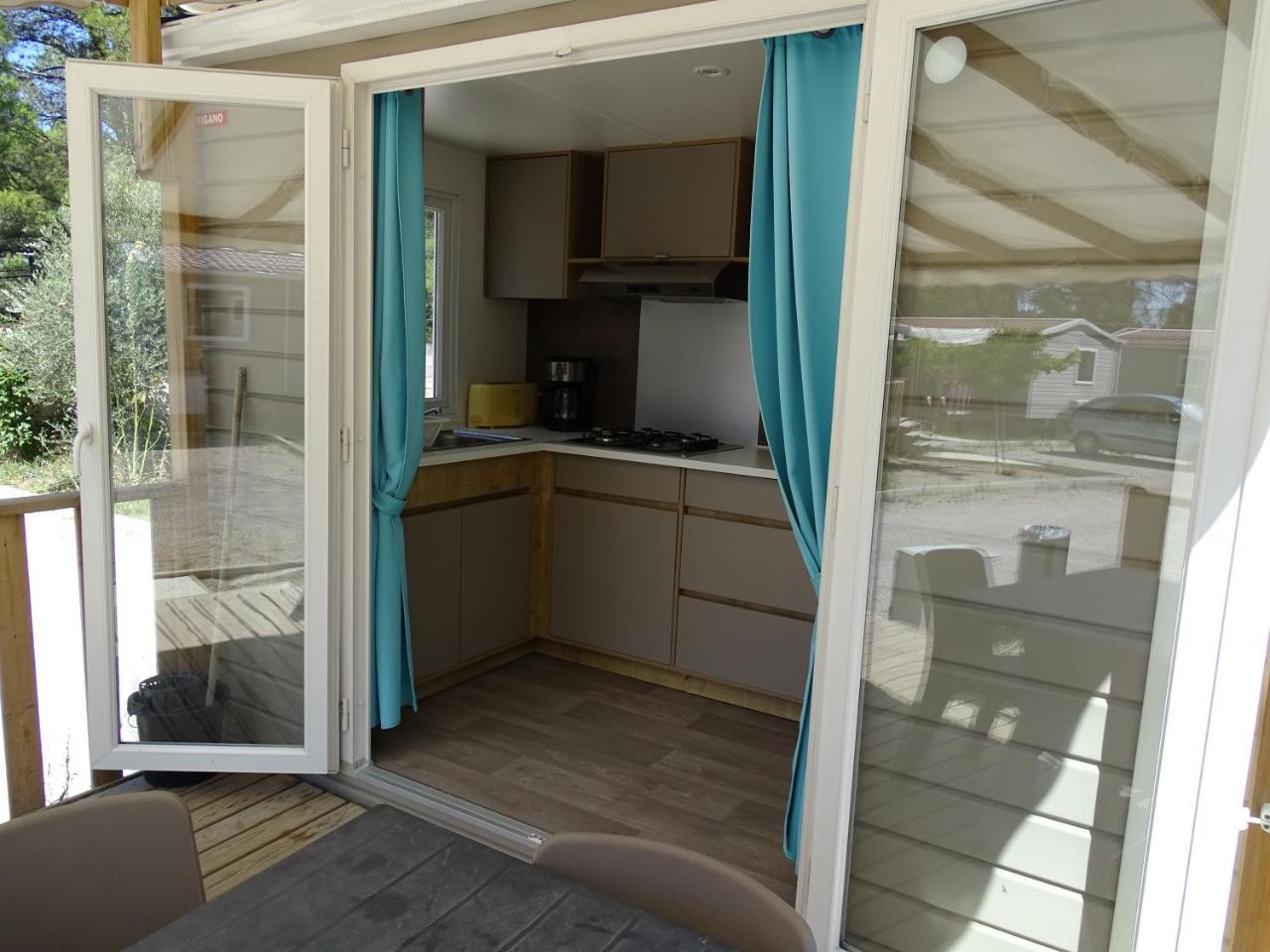 Camping Aux Portes De Cassis Roquefort-la-Bédoule Buitenkant foto
